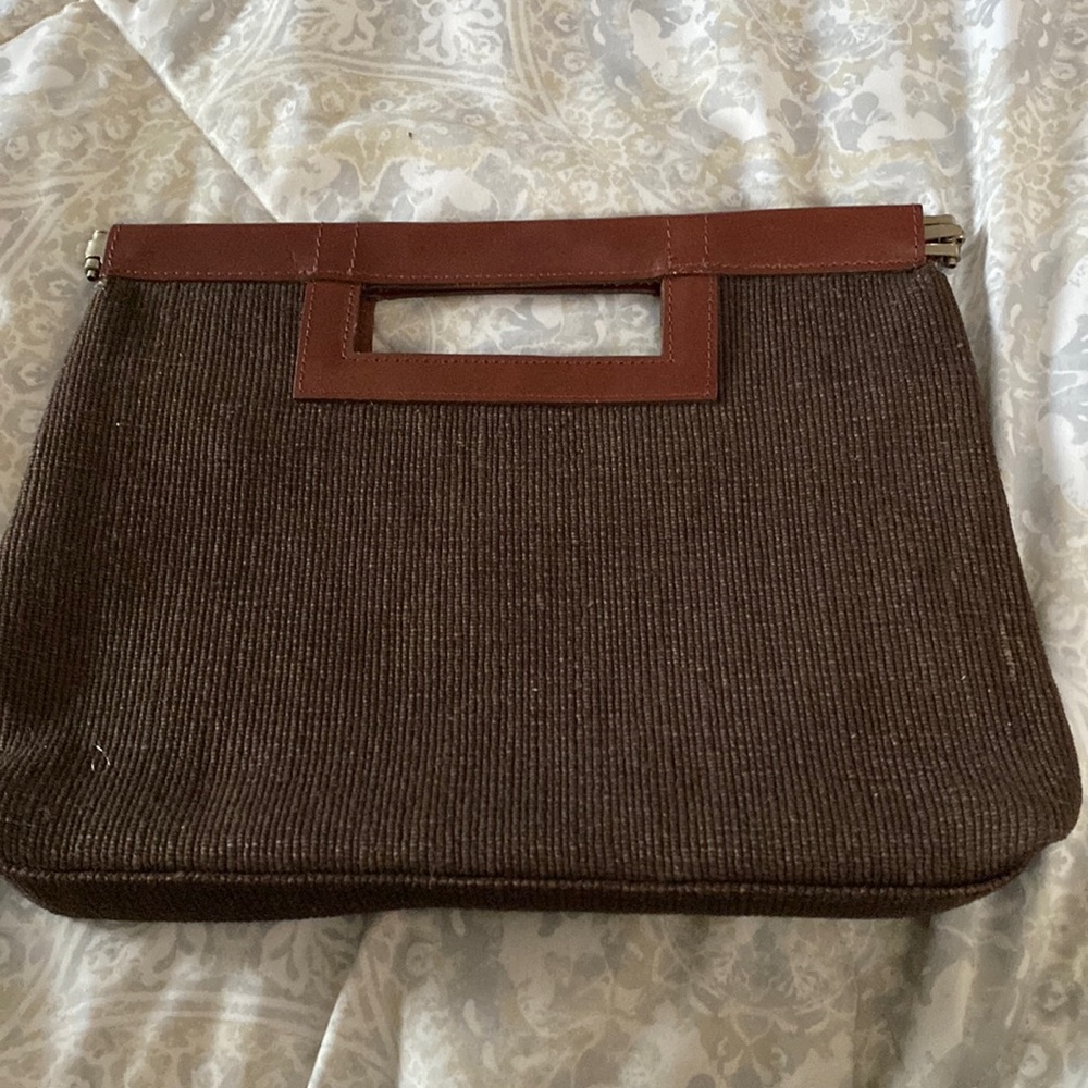 Gap, never used clutch